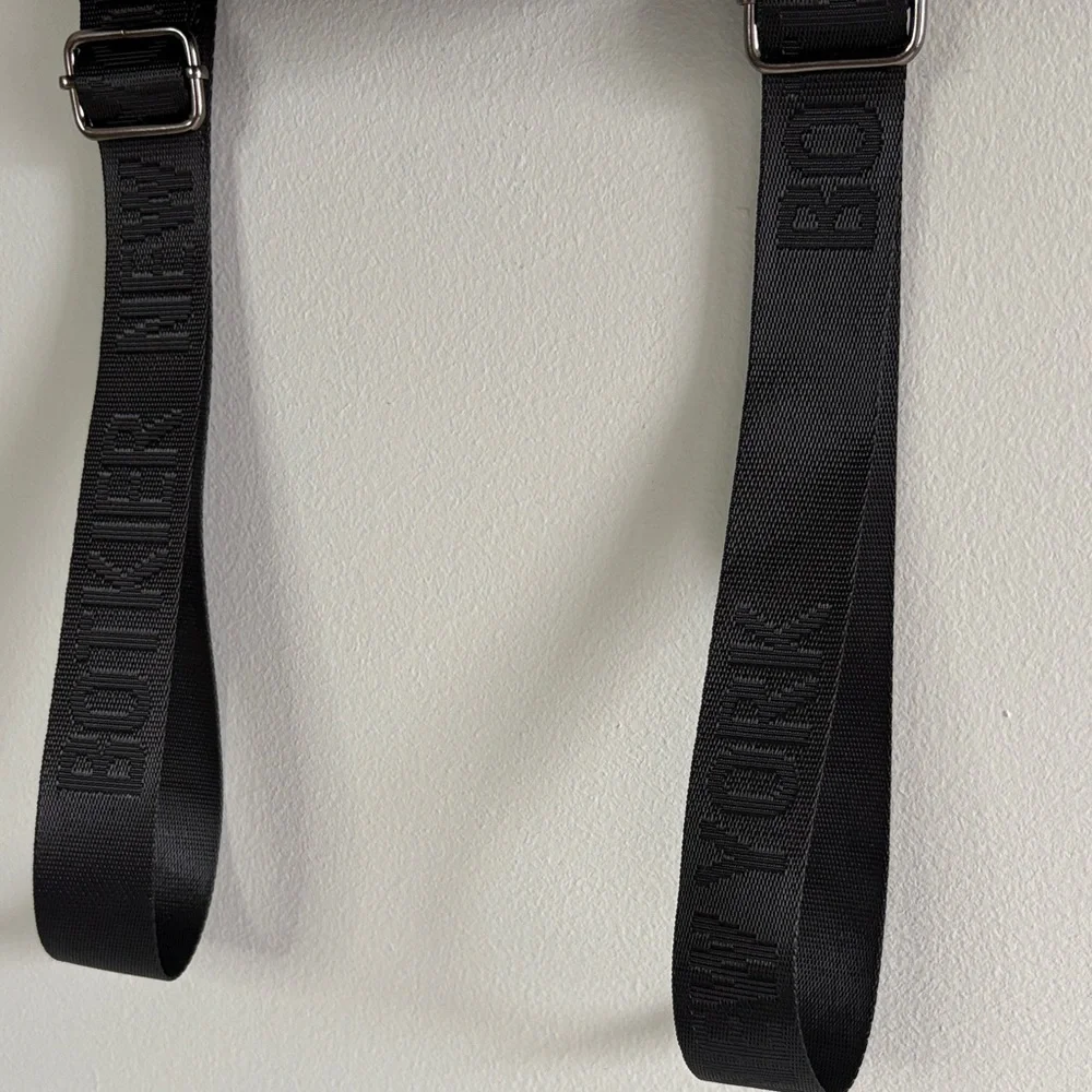 Botkier sleek functional